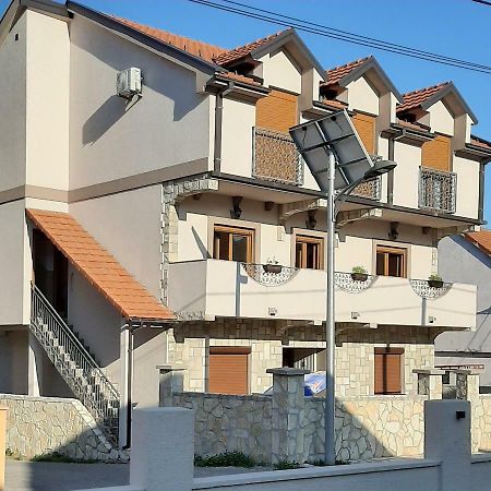 Apartmani Mia Vuksanovic Цетинє Екстер'єр фото