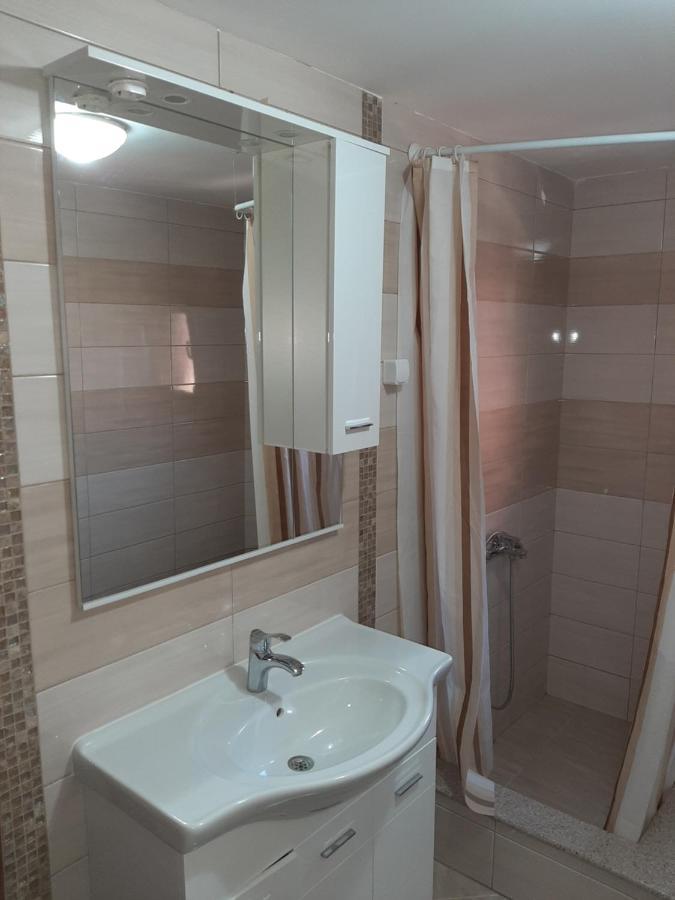 Apartmani Mia Vuksanovic Цетинє Номер фото