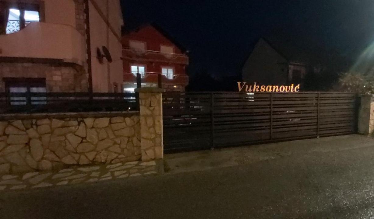 Apartmani Mia Vuksanovic Цетинє Екстер'єр фото