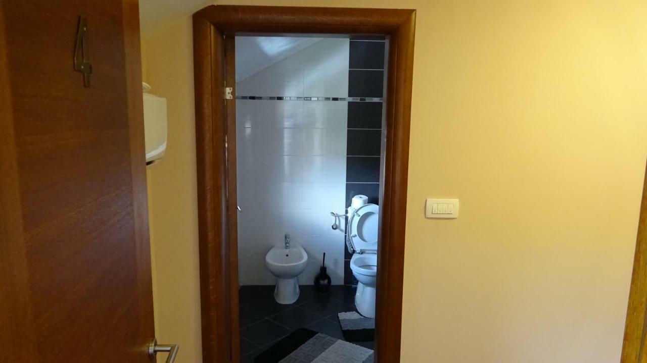 Apartmani Mia Vuksanovic Цетинє Екстер'єр фото