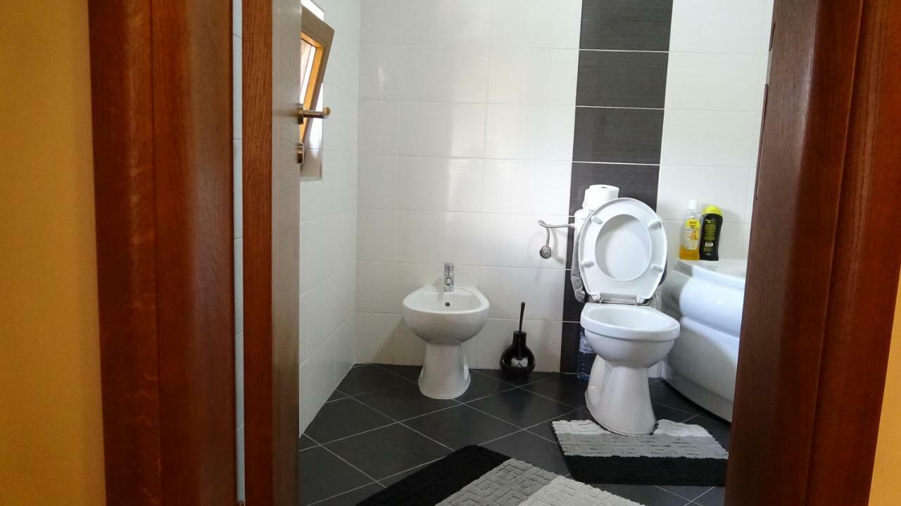 Apartmani Mia Vuksanovic Цетинє Екстер'єр фото