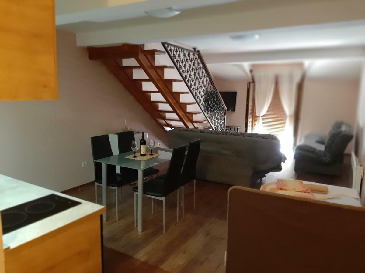 Apartmani Mia Vuksanovic Цетинє Екстер'єр фото