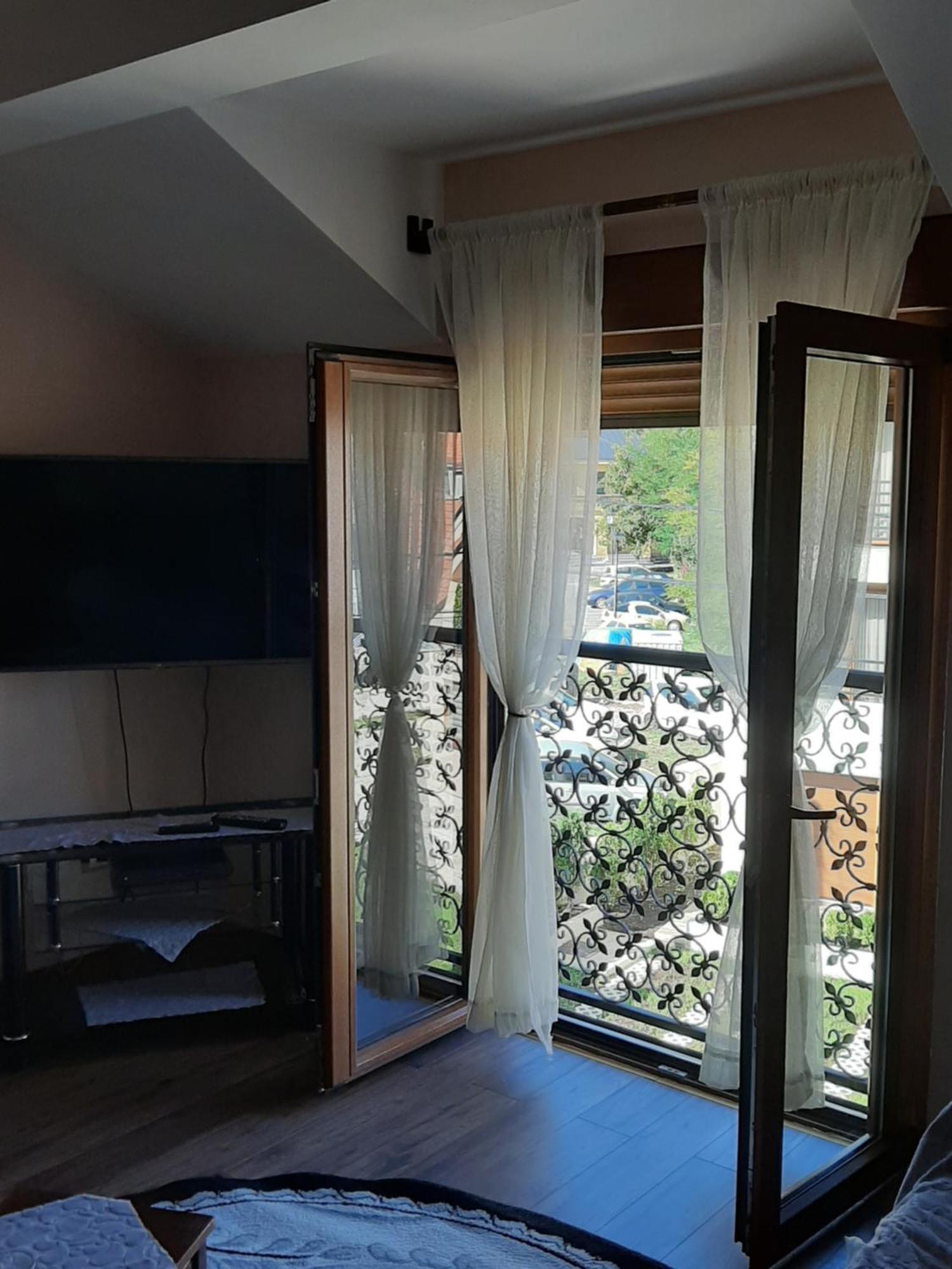 Apartmani Mia Vuksanovic Цетинє Екстер'єр фото